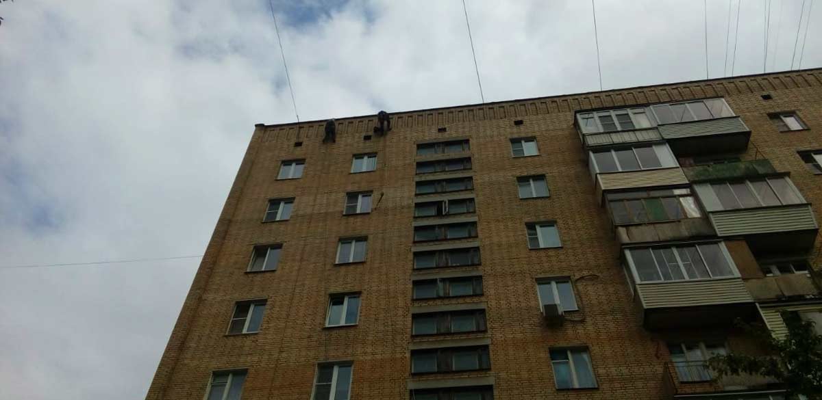Мытье здания по ул. Бориса Галушкина 10